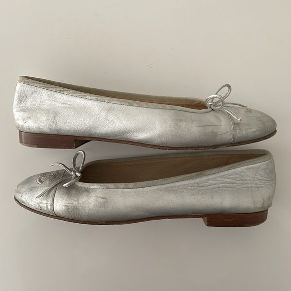 Chanel Silver Leather Ballet Flats - Picture 6 of 13